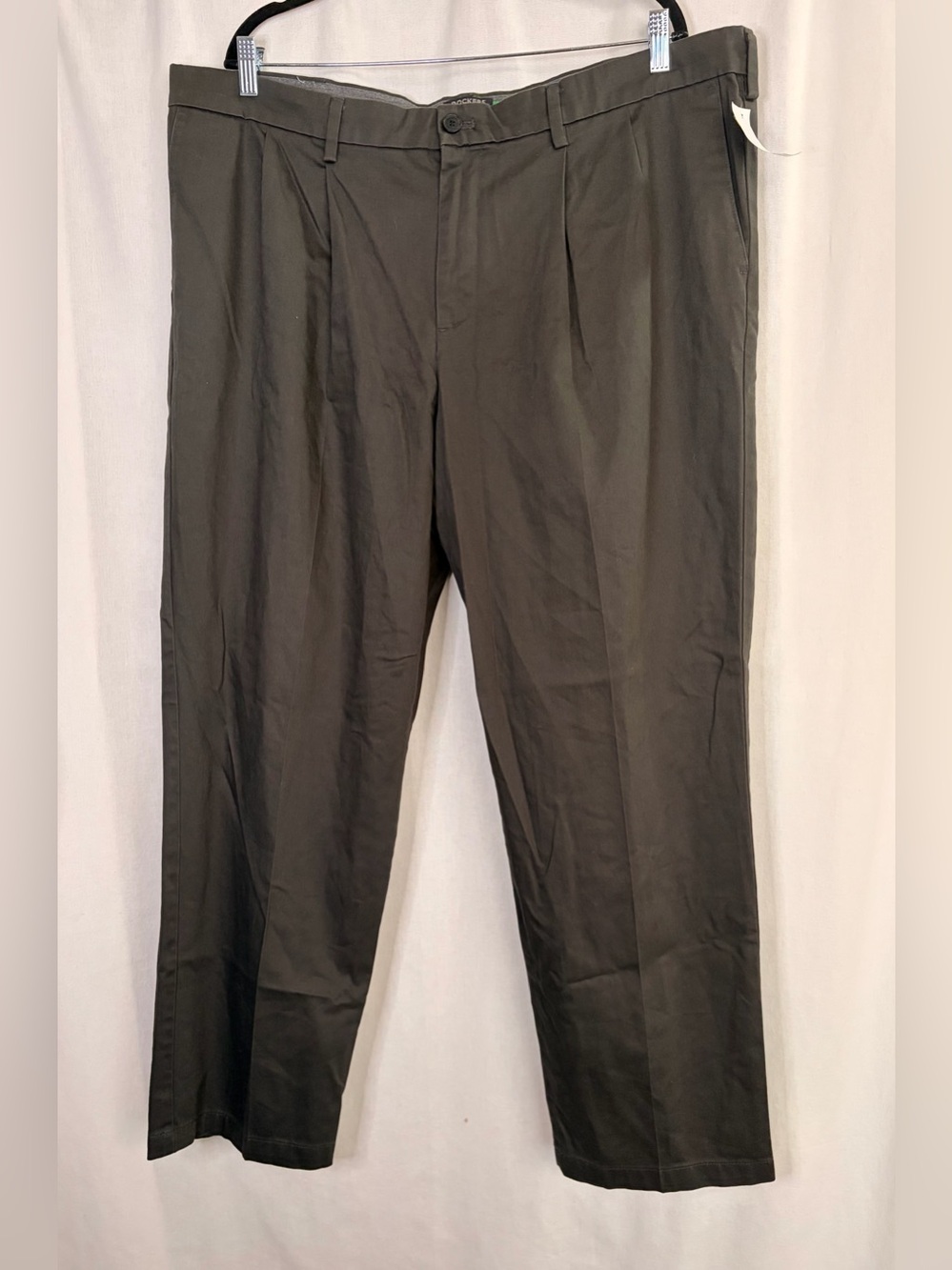 Dockers 42x32 Men's Signature Khaki Pleated Dress Pants in Charcoal Grey NWT